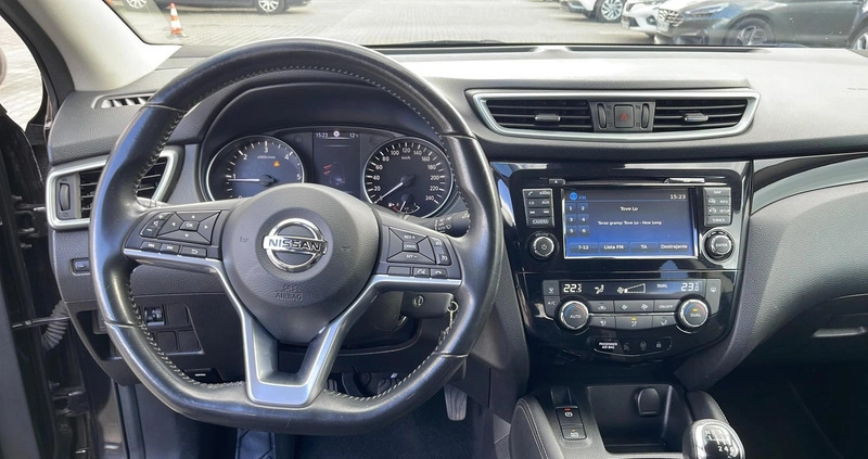 Nissan Qashqai cena 59900 przebieg: 149238, rok produkcji 2018 z Czempiń małe 379